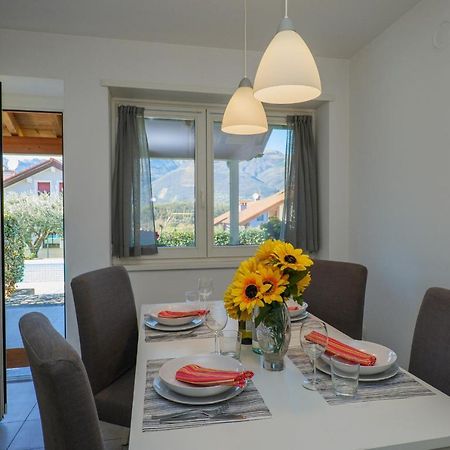 Residence Girasole Casa Rossa A Colico Bagian luar foto