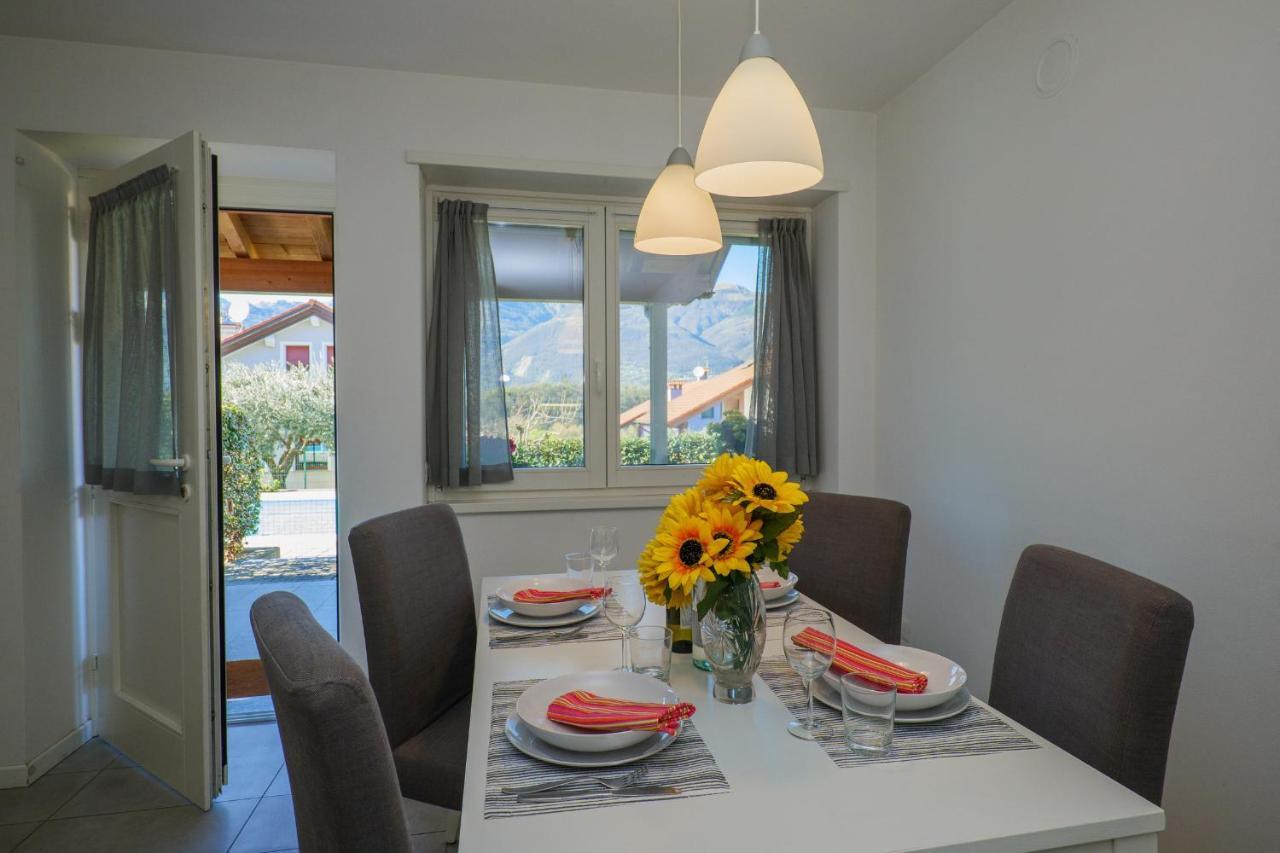 Residence Girasole Casa Rossa A Colico Bagian luar foto